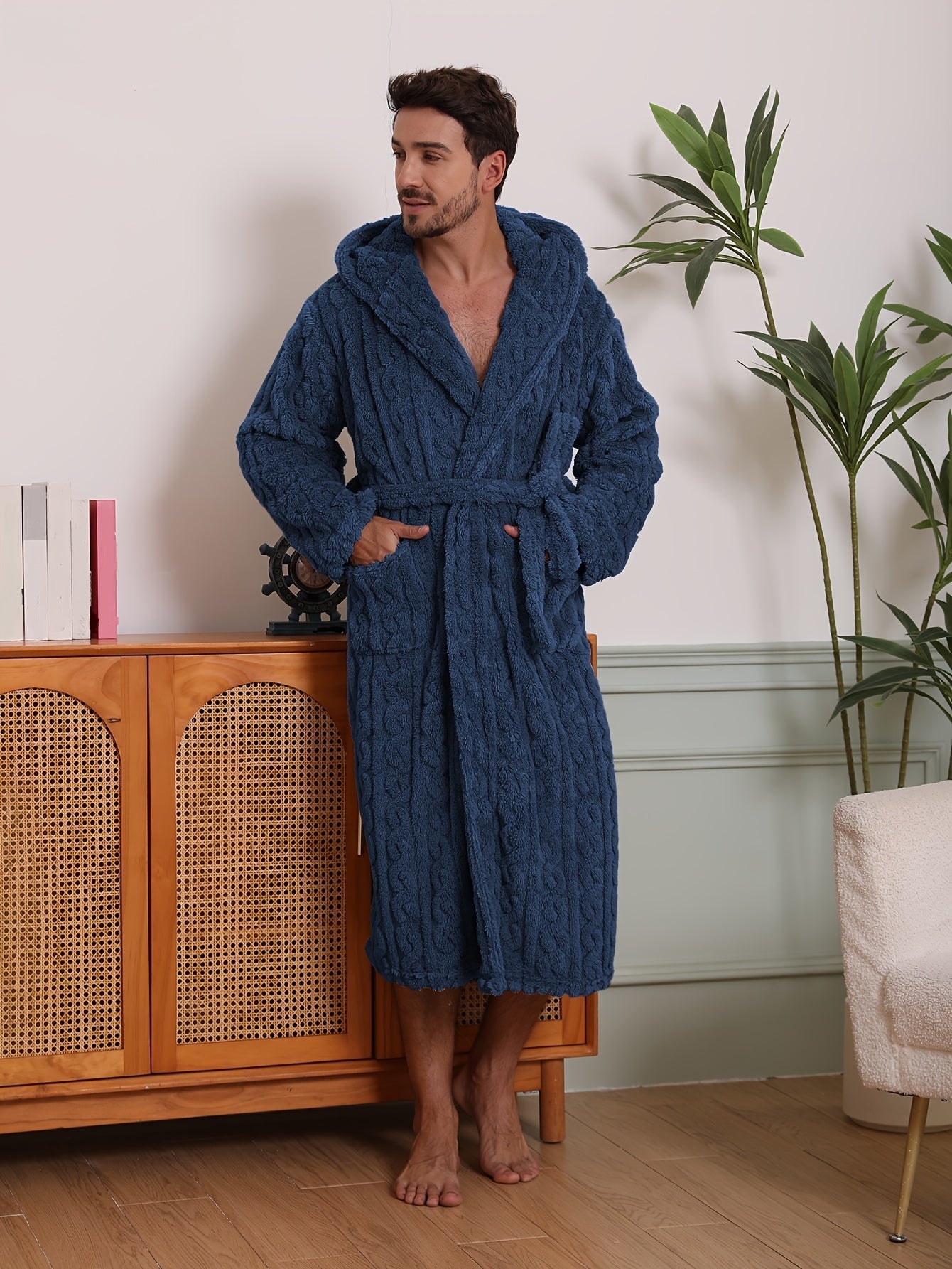 Peignoir homme effet torsadé en tissu éponge à capuche