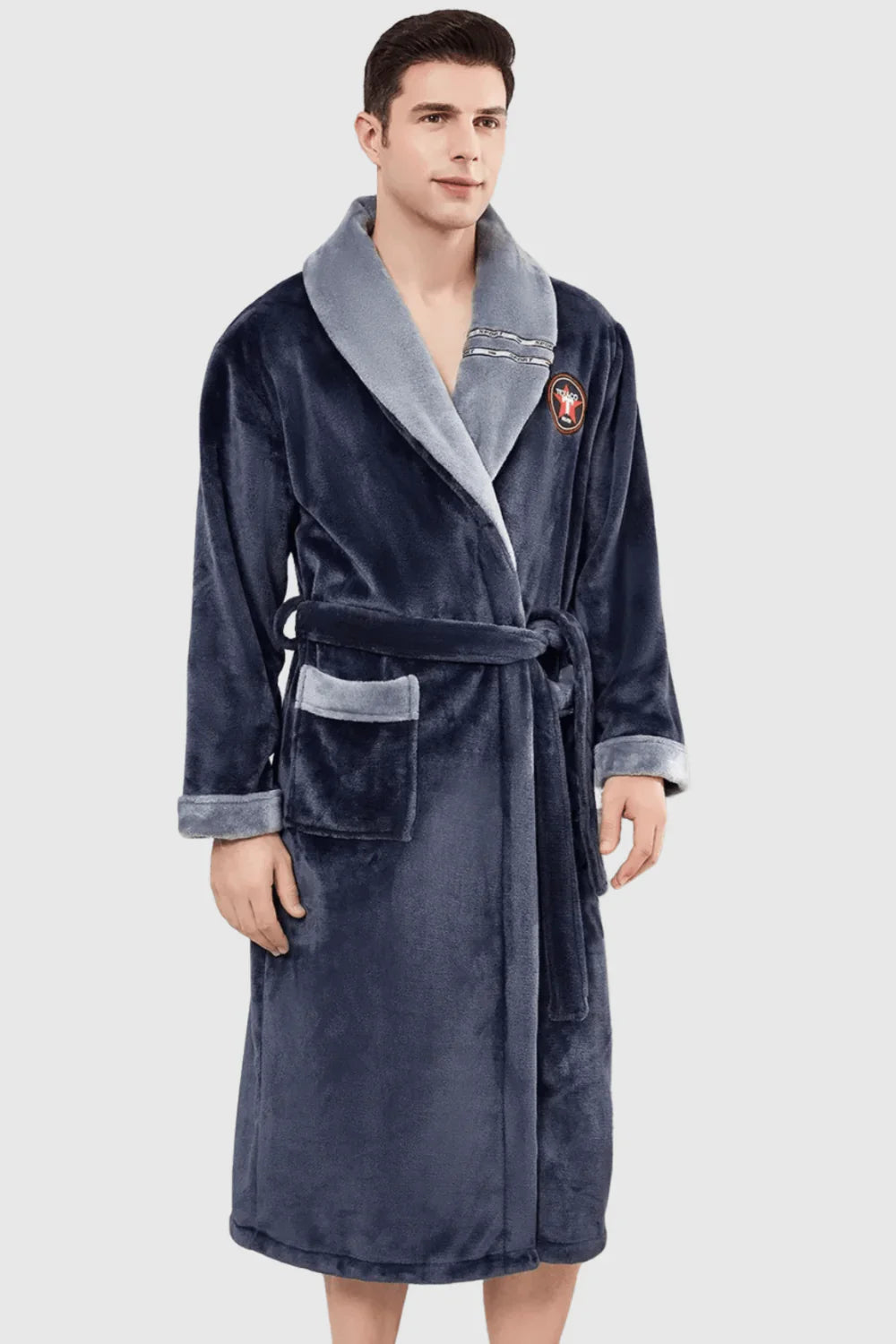 Peignoir de bain homme col châle avec écusson brodé