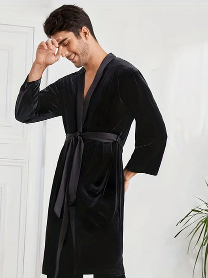 Peignoir Noir en Tissu Éponge et Doux