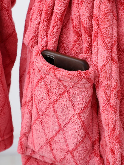 Peignoir polaire à capuche pour homme avec motifs relief et ceinture ajustable