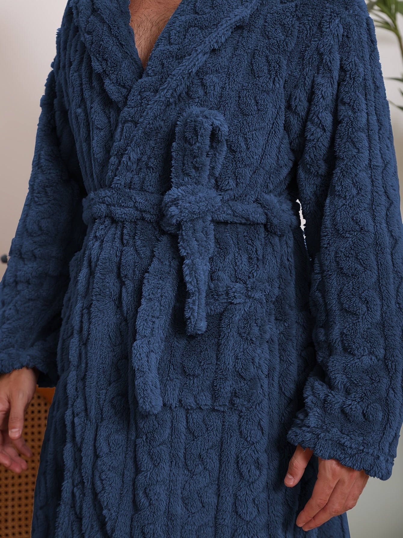 Peignoir homme effet torsadé en tissu éponge à capuche