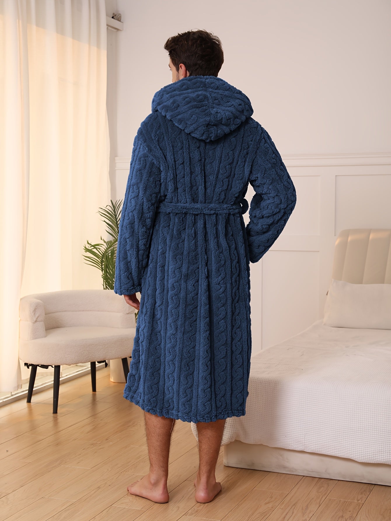Peignoir homme effet torsadé en tissu éponge à capuche