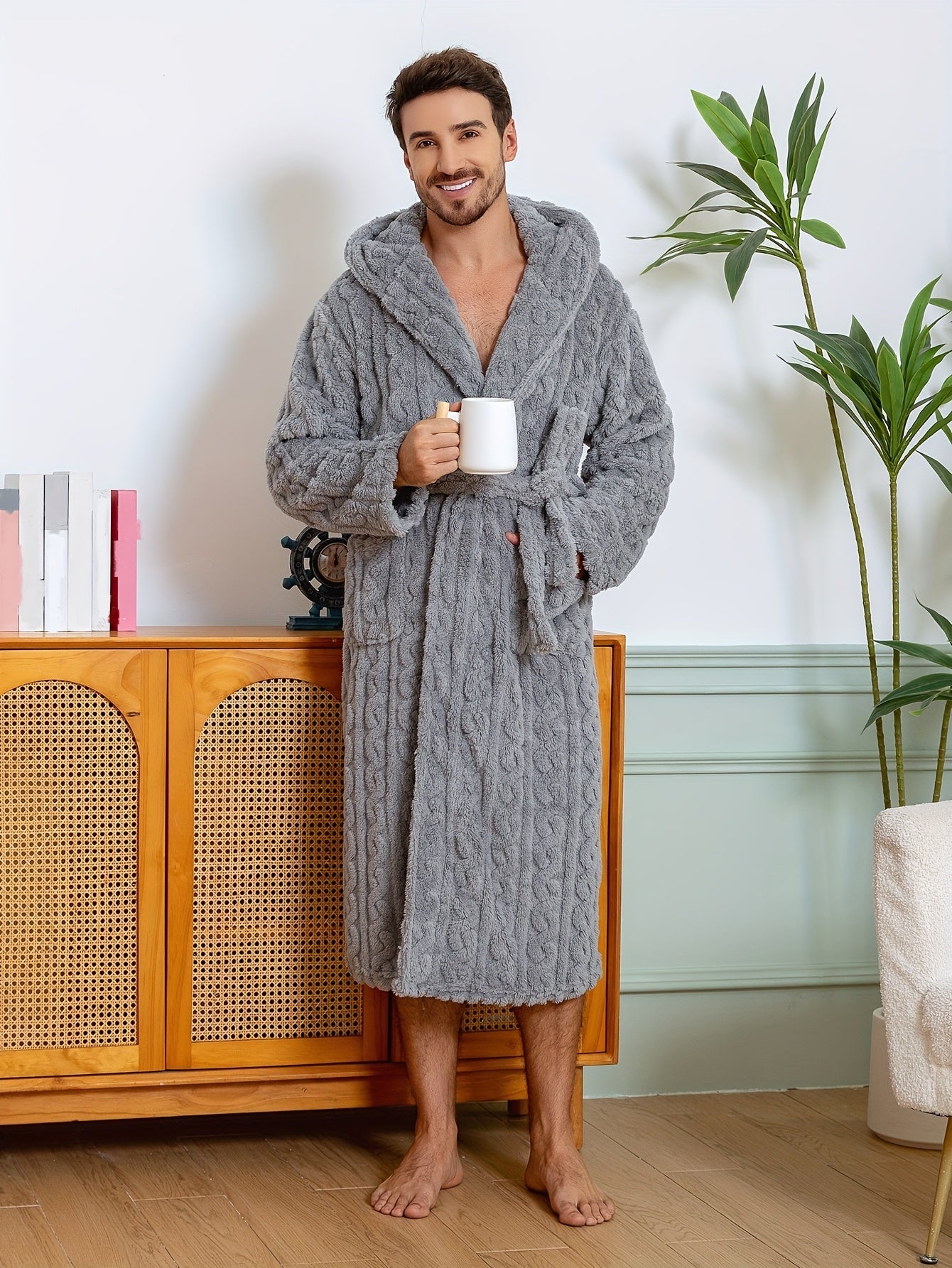 Peignoir homme effet torsadé en tissu éponge à capuche