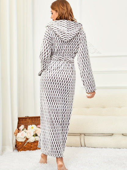 Peignoir éponge femme long à capuche et imprimé moderne