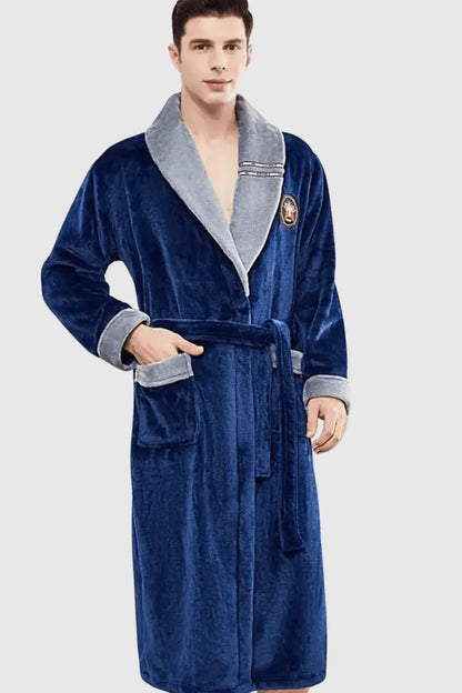 Peignoir de bain homme col châle avec écusson brodé