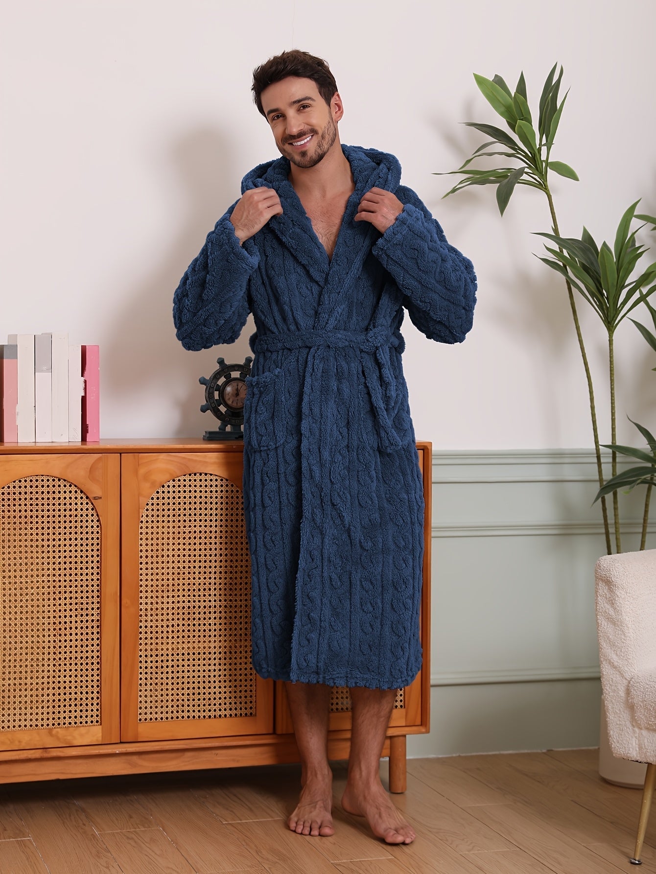 Peignoir homme effet torsadé en tissu éponge à capuche